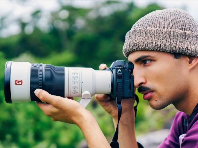 Sony Launches Two Lightweight G Master Telephoto Lenses in Saudi Arabia