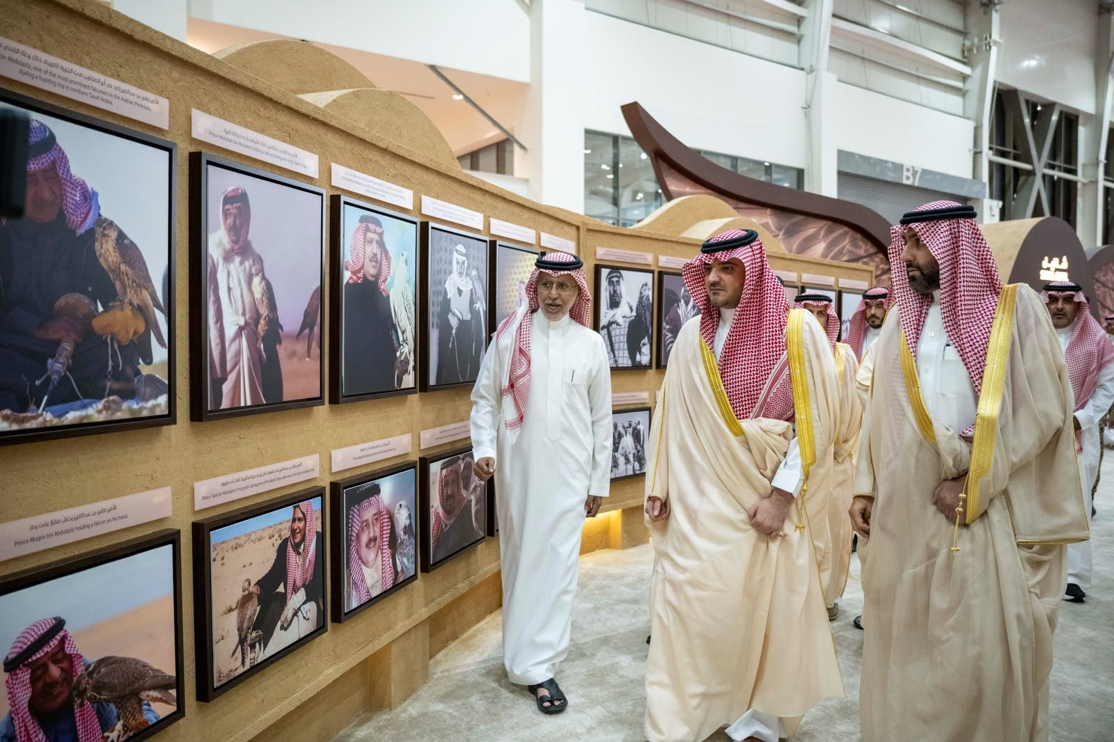 Saudi Interior Minister Visits Saudi Falcons and Hunting Exhibition 2026